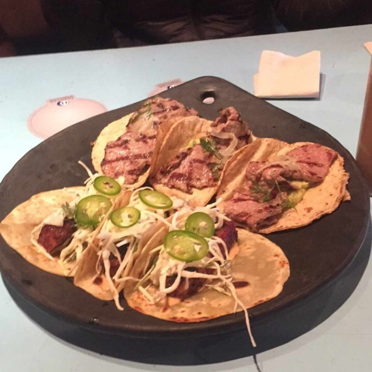 Tacos de morrillo y de carne asada 