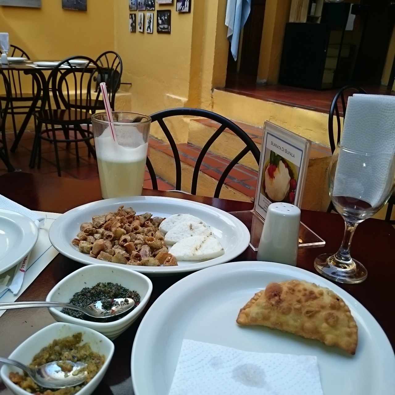 chichulines y empanadas 