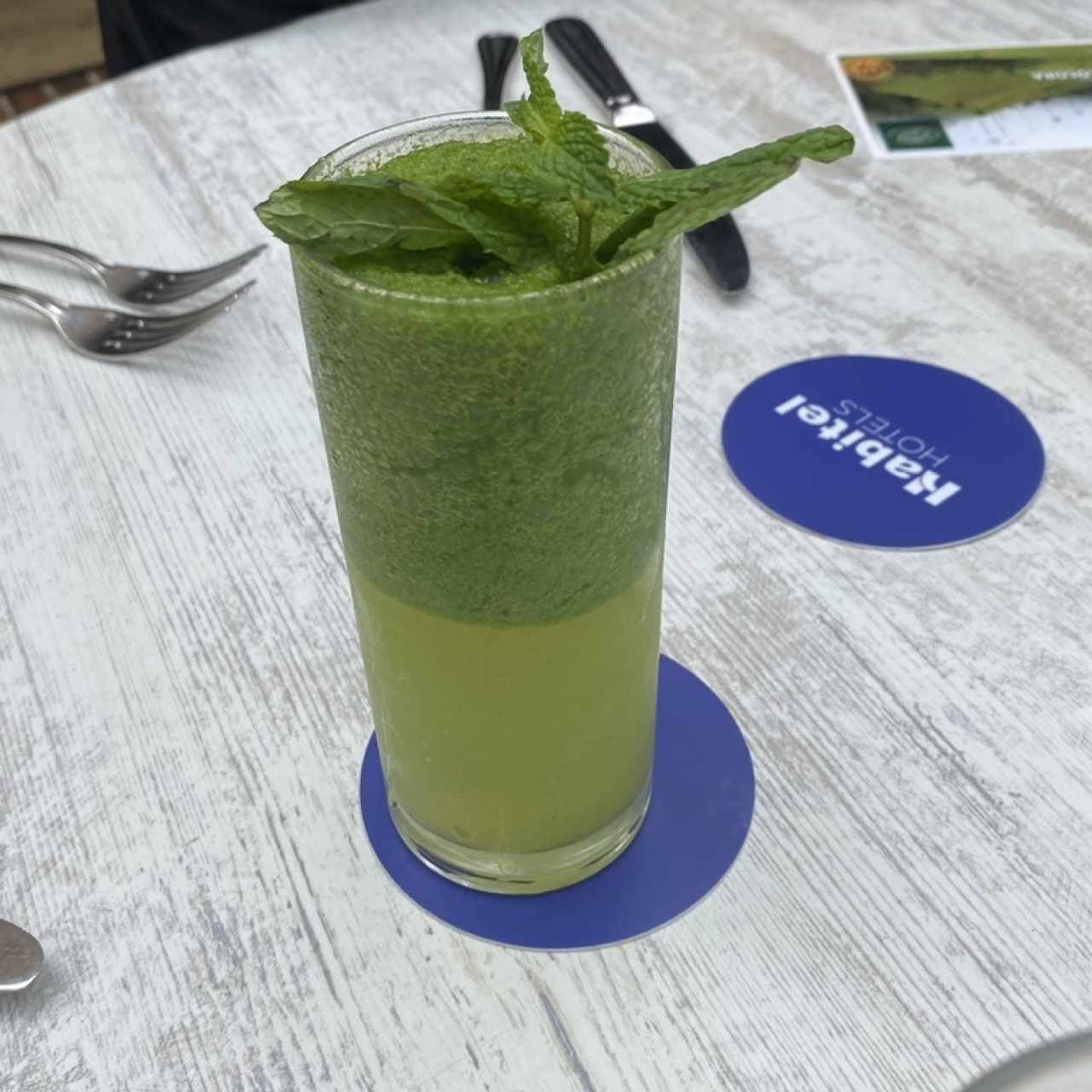 Limonada con yerbabuena