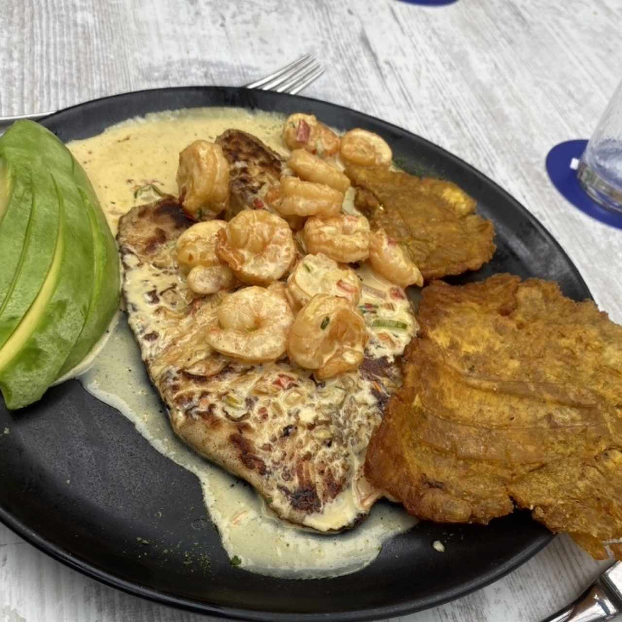 Tilapia con camarones 