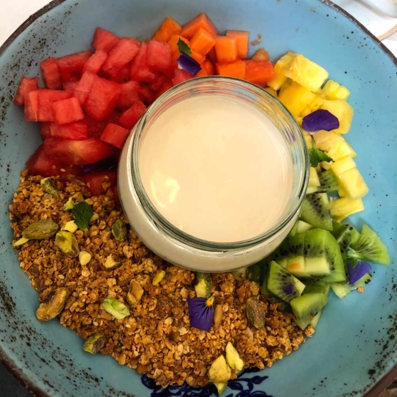 parfait con yogurt de coco 