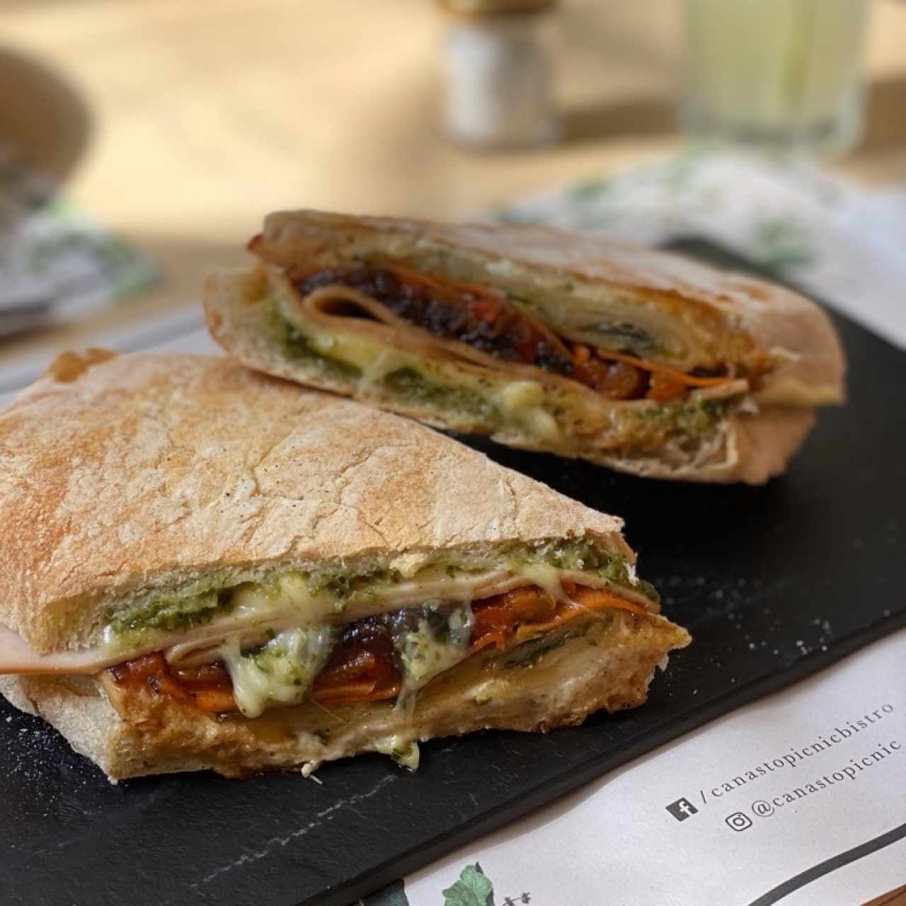 Sanduche Canasto con Jamon de Pavo