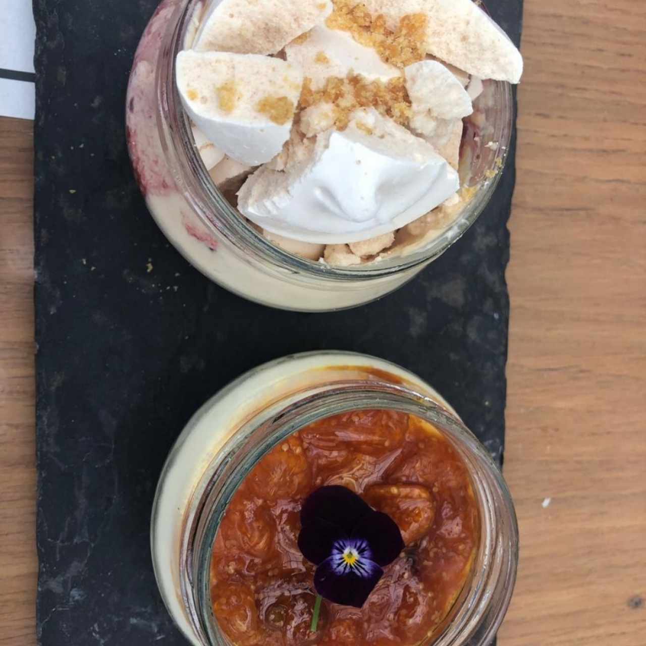 Pana cotta y Merengon