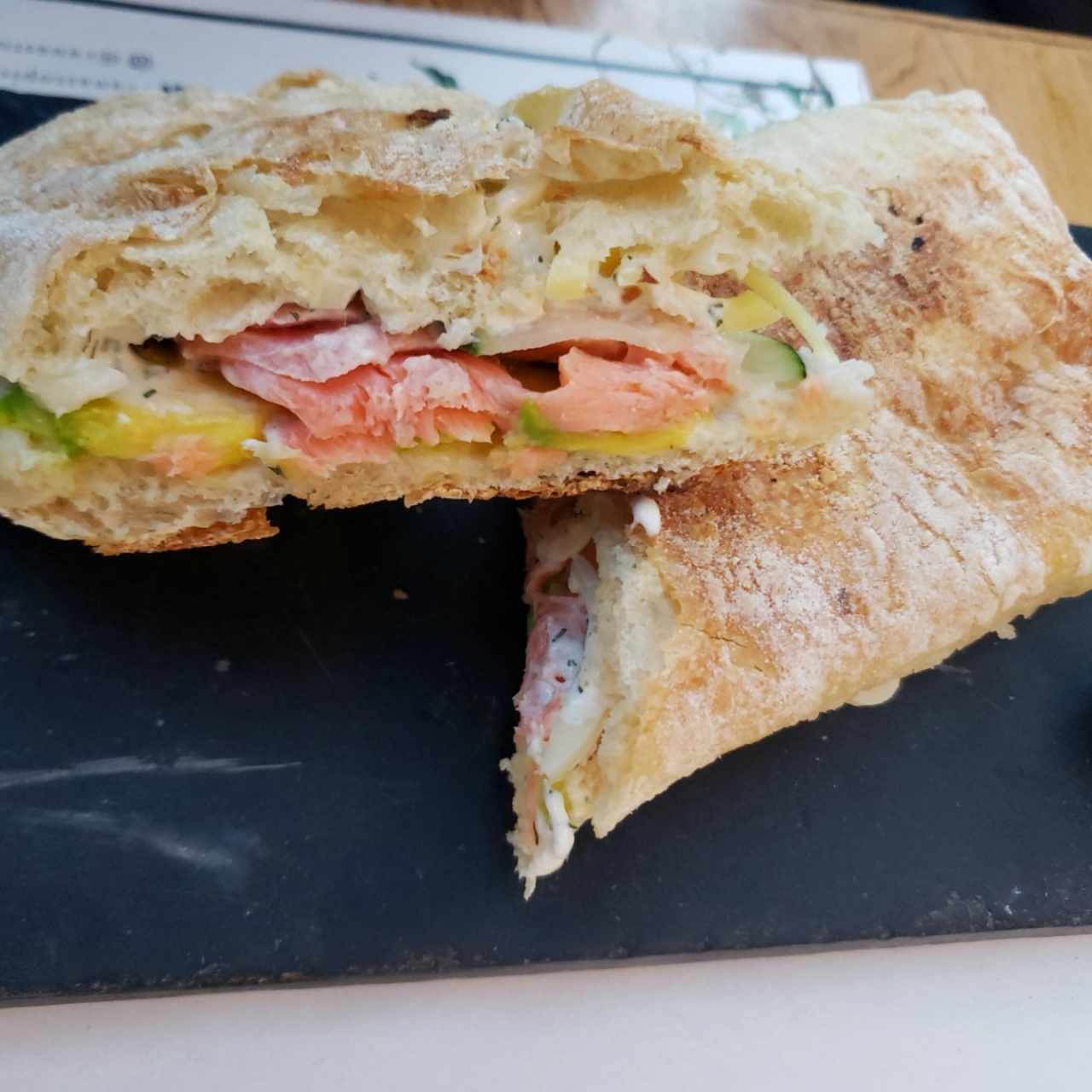 Sándwich de salmón.
