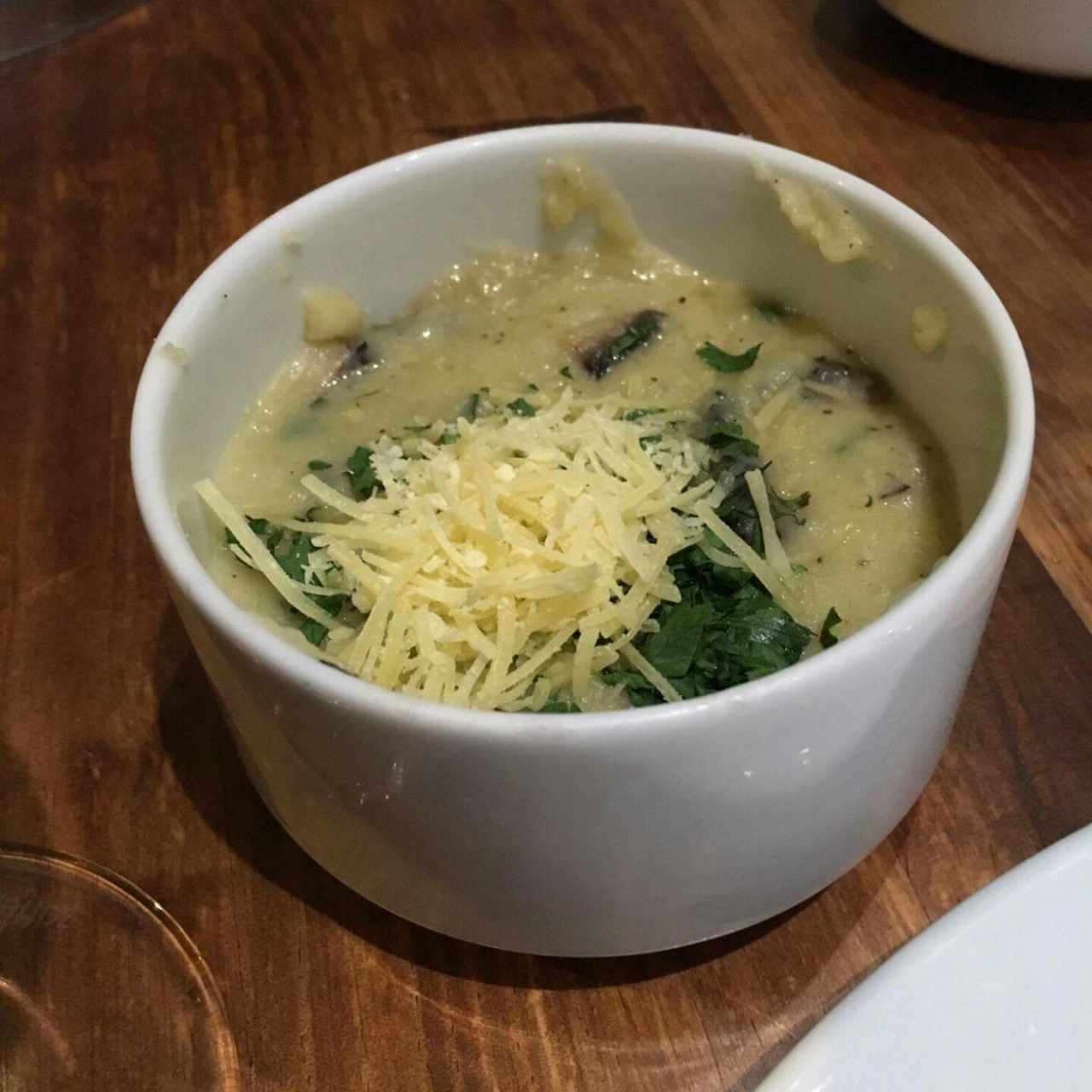 Puré de papa con setas y perejil 