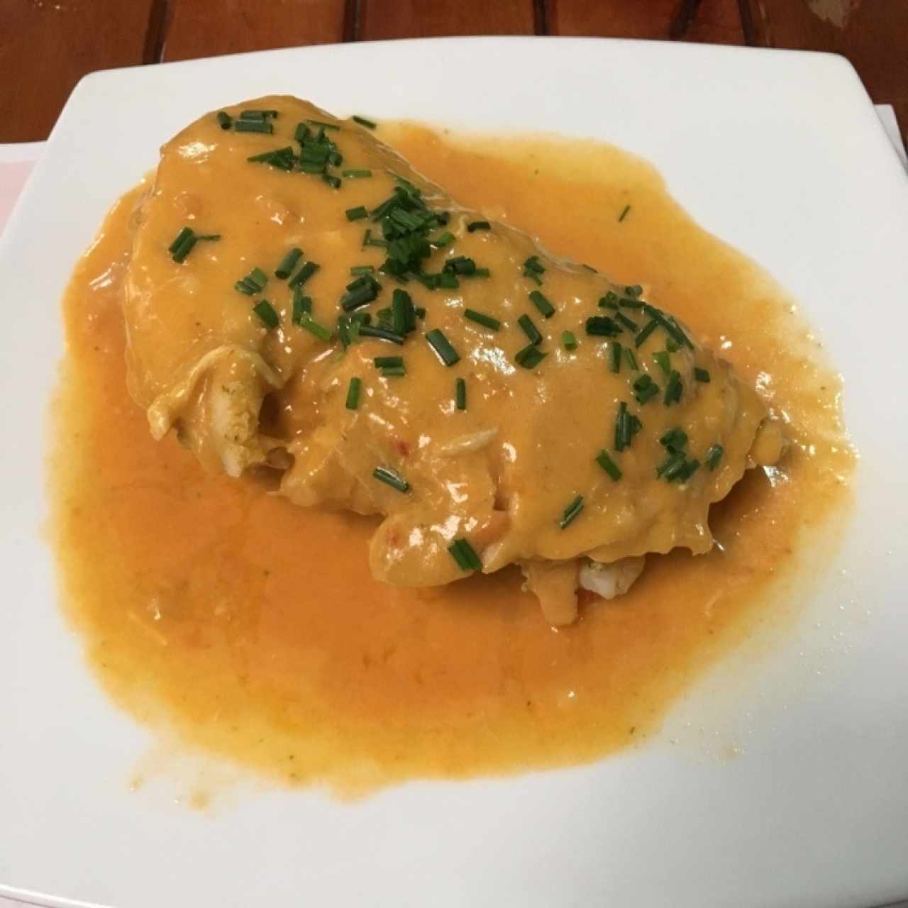 Róbalo relleno de salmón y camarón