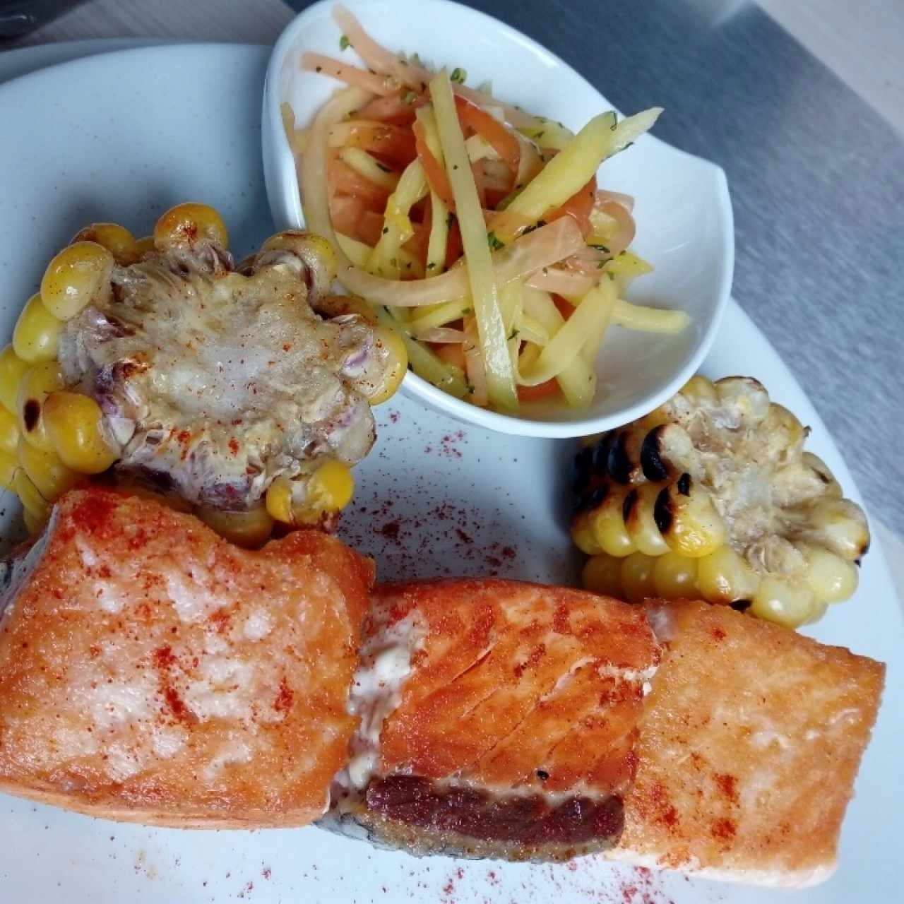 pinchos de salmón- menú infantil