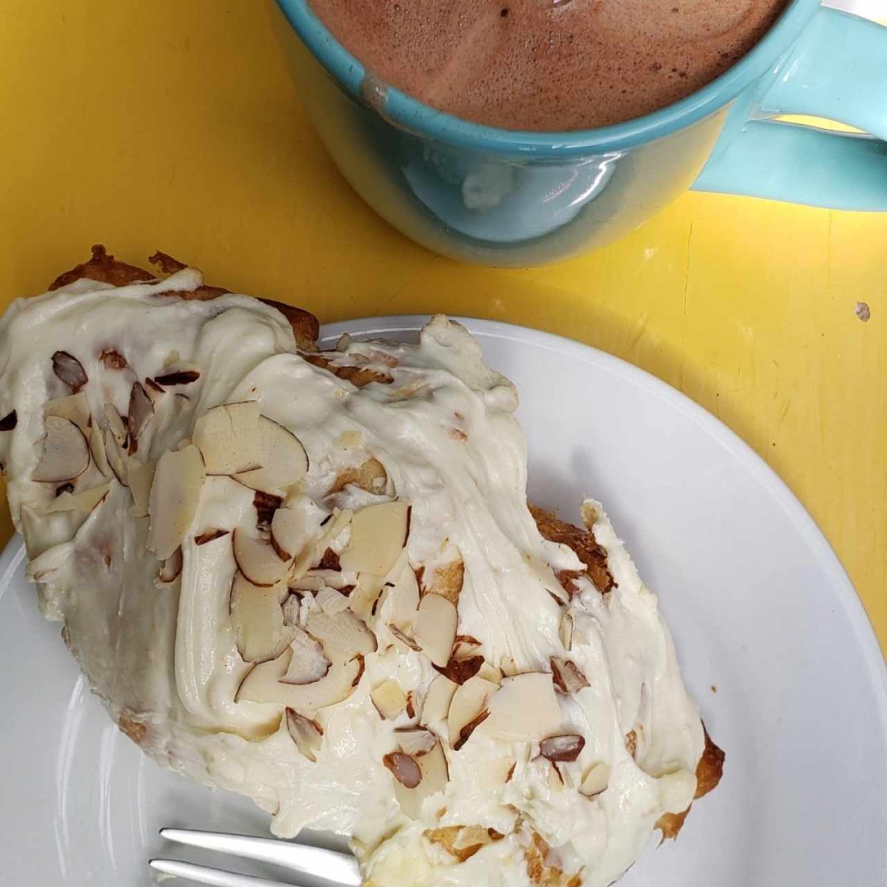 croissant de chocolate blanco.