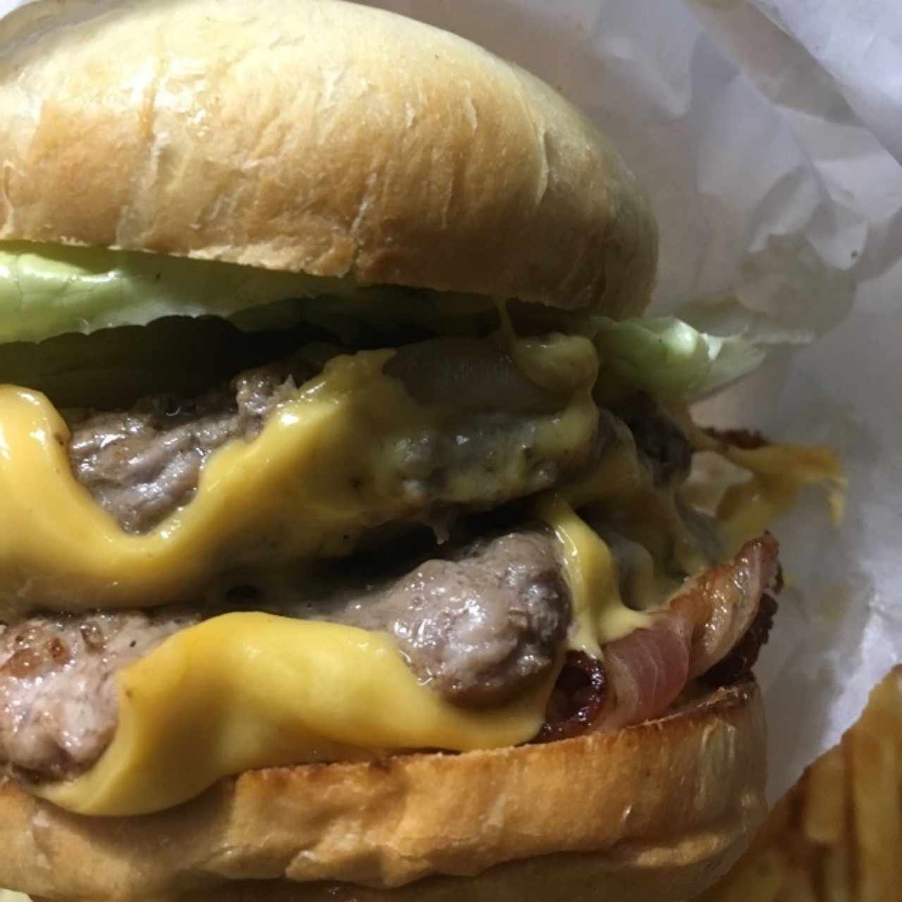 Hamburguesa doble con tocineta
