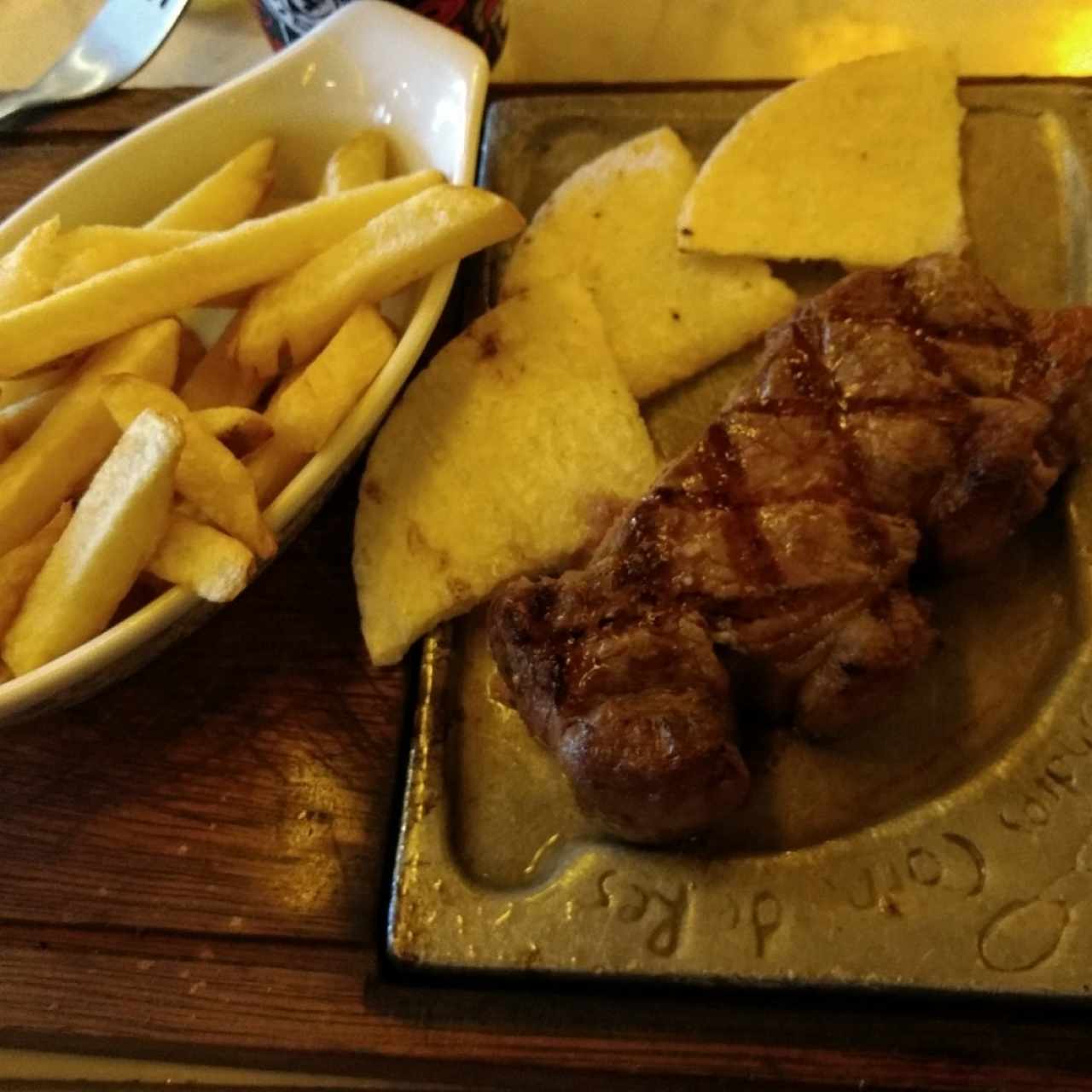 Chatas con papas a la francesa