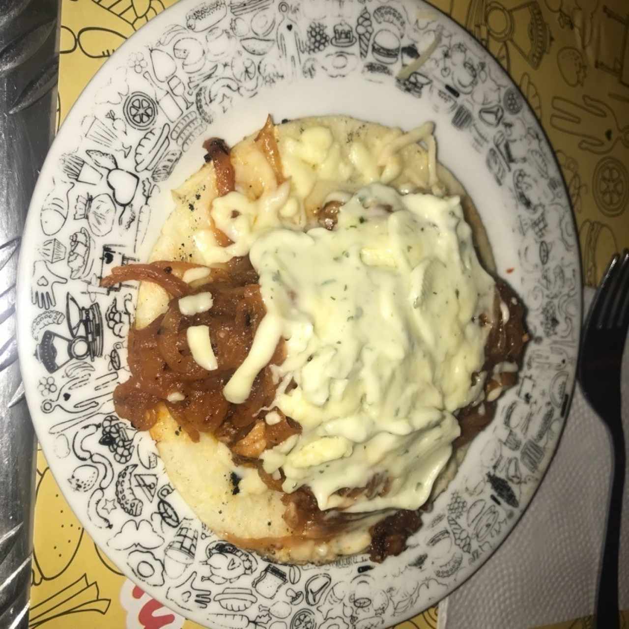 Arepa con Pernil y queso