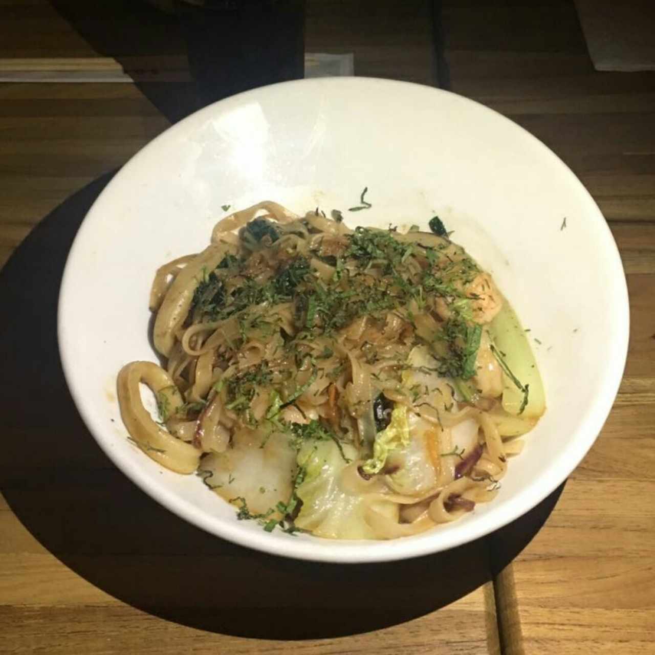 noodles de camarón y calamar