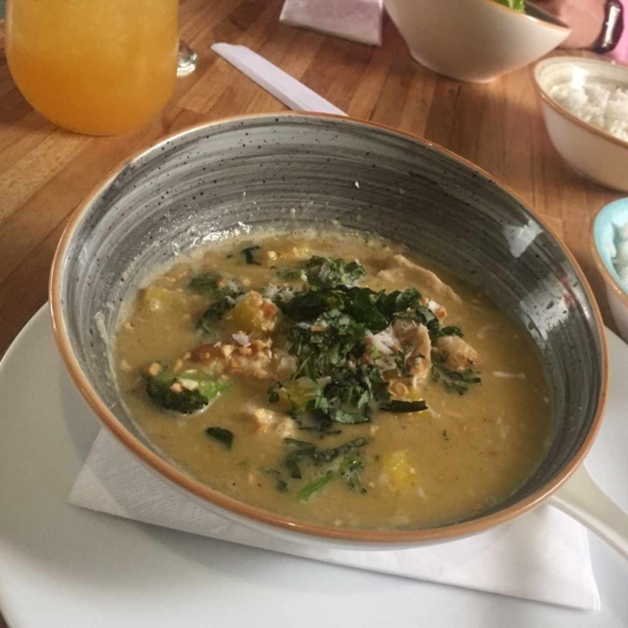 curry amarillo (pollo)