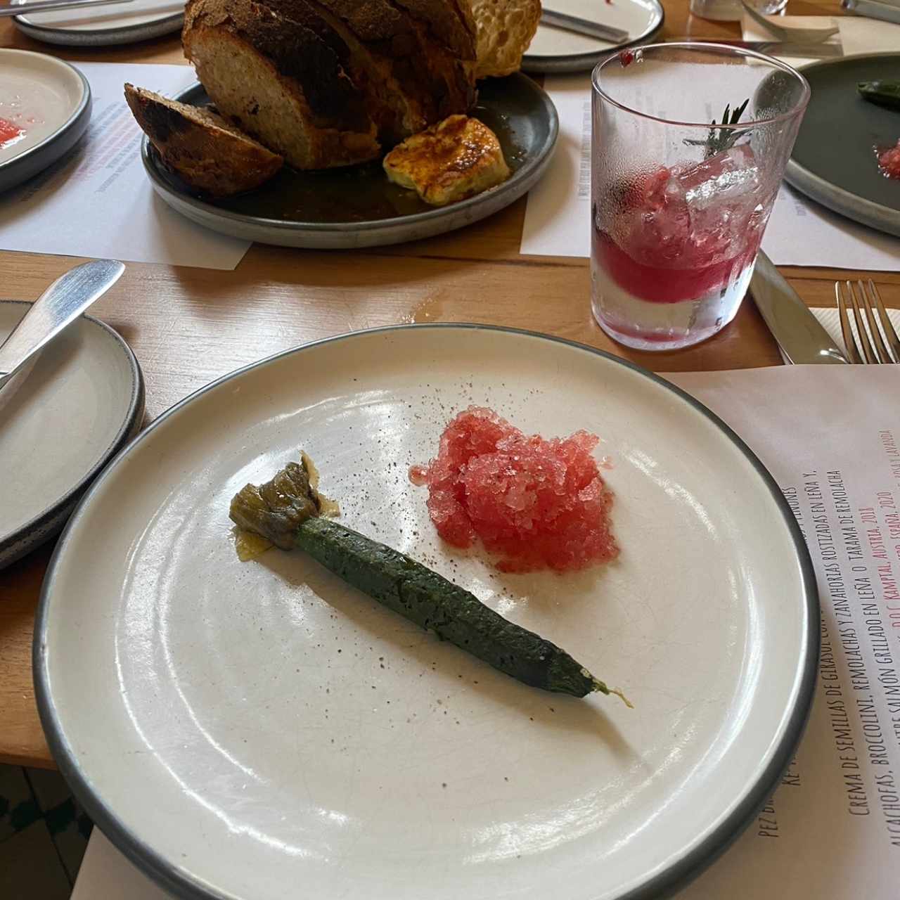 Mini Zucchini, granita de sandia , pure de Gruyere