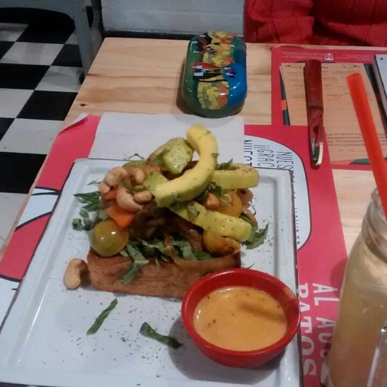 Pato bueno: sin lechuga y adición de aguacate
