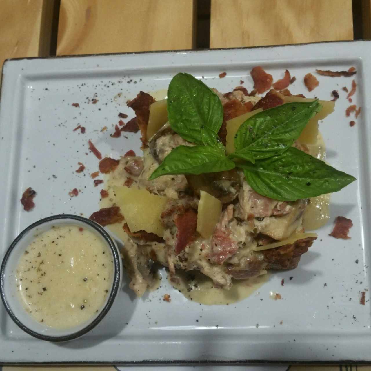 patito carbonara en pan de choclo