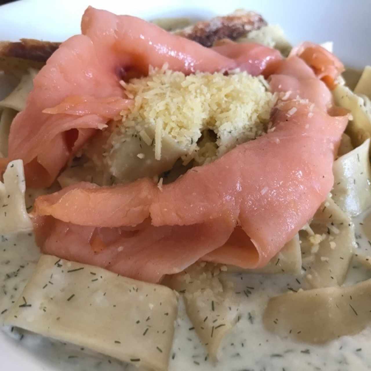 salmon eneldo