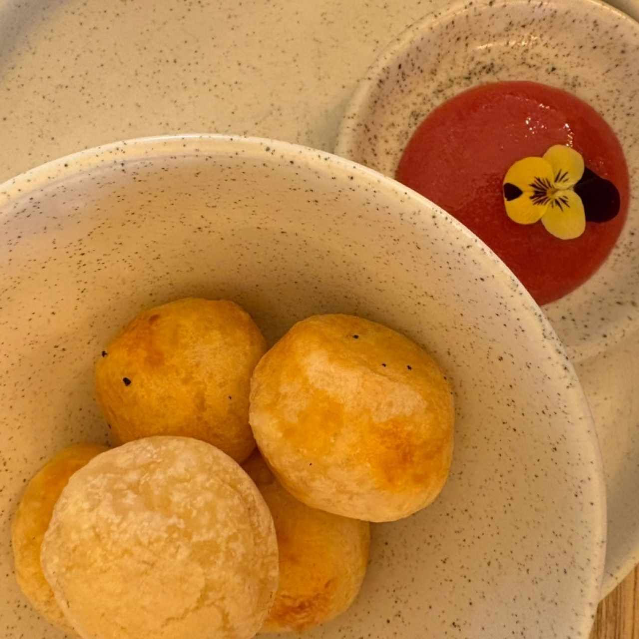 Mini pan de yucas 