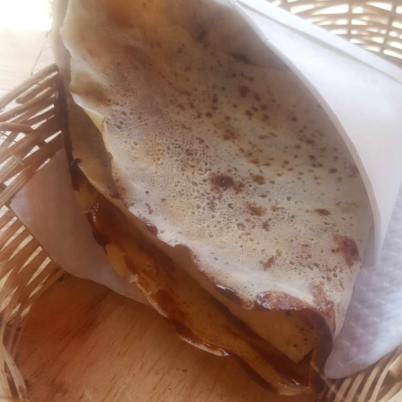 Crepe con salsa de chocolate 