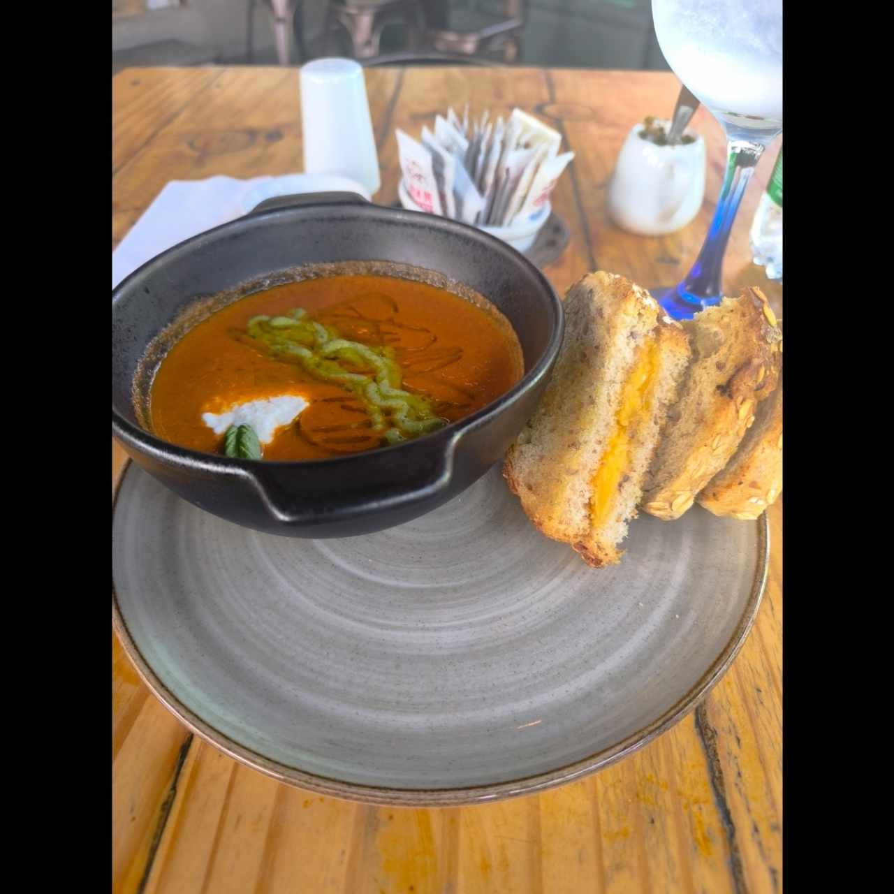 sopa de tomates grillados