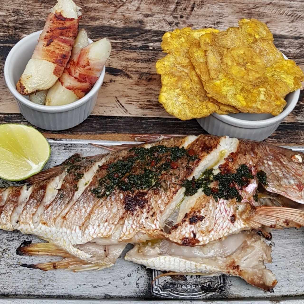 Pargo Rojo en mantequilla de ajo 