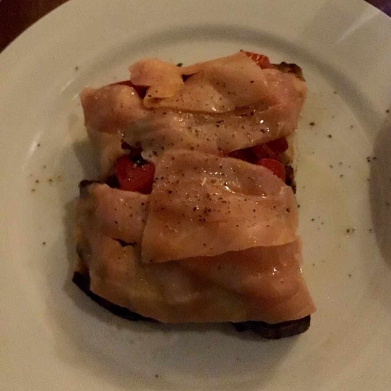 Bruschetta Salmon e Pomodoro