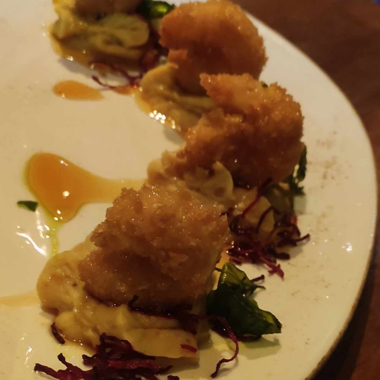 langostinos aplanados con puré de arracha