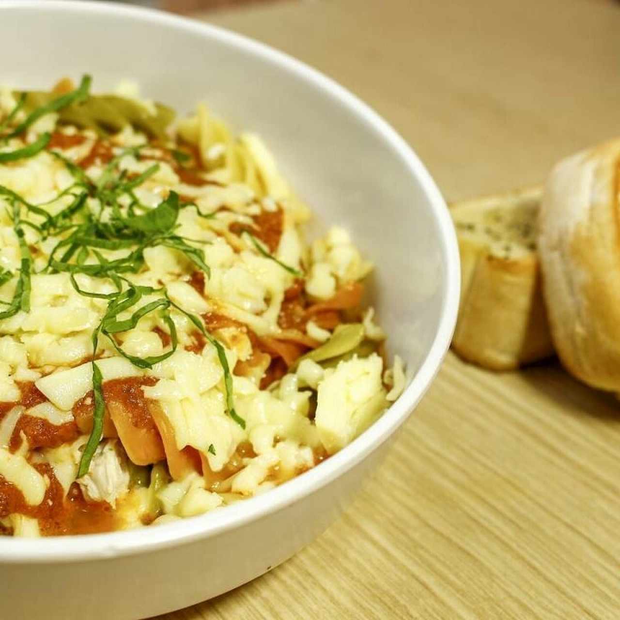 Pasta Pollo Tomate Pesto