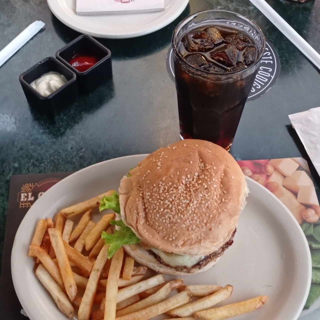 Hamburguesa criolla.
