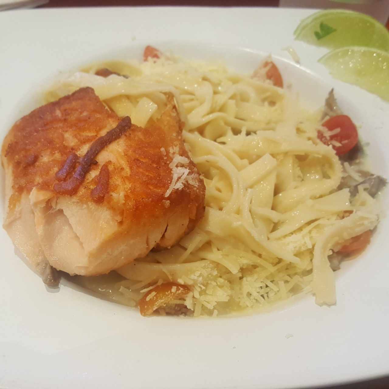 salmón balsámico con spaghetti 