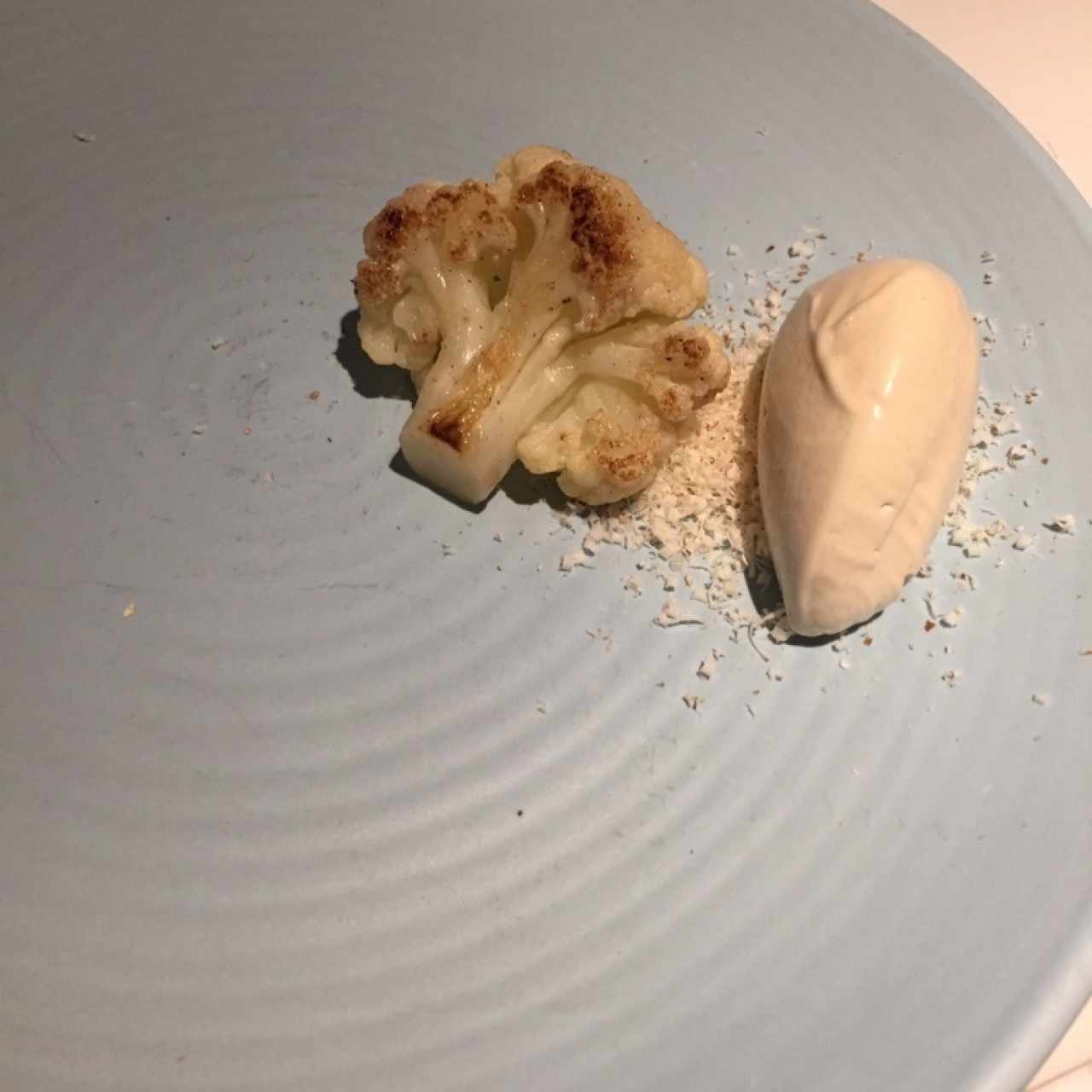 coliflor y helado de semillas de girasol