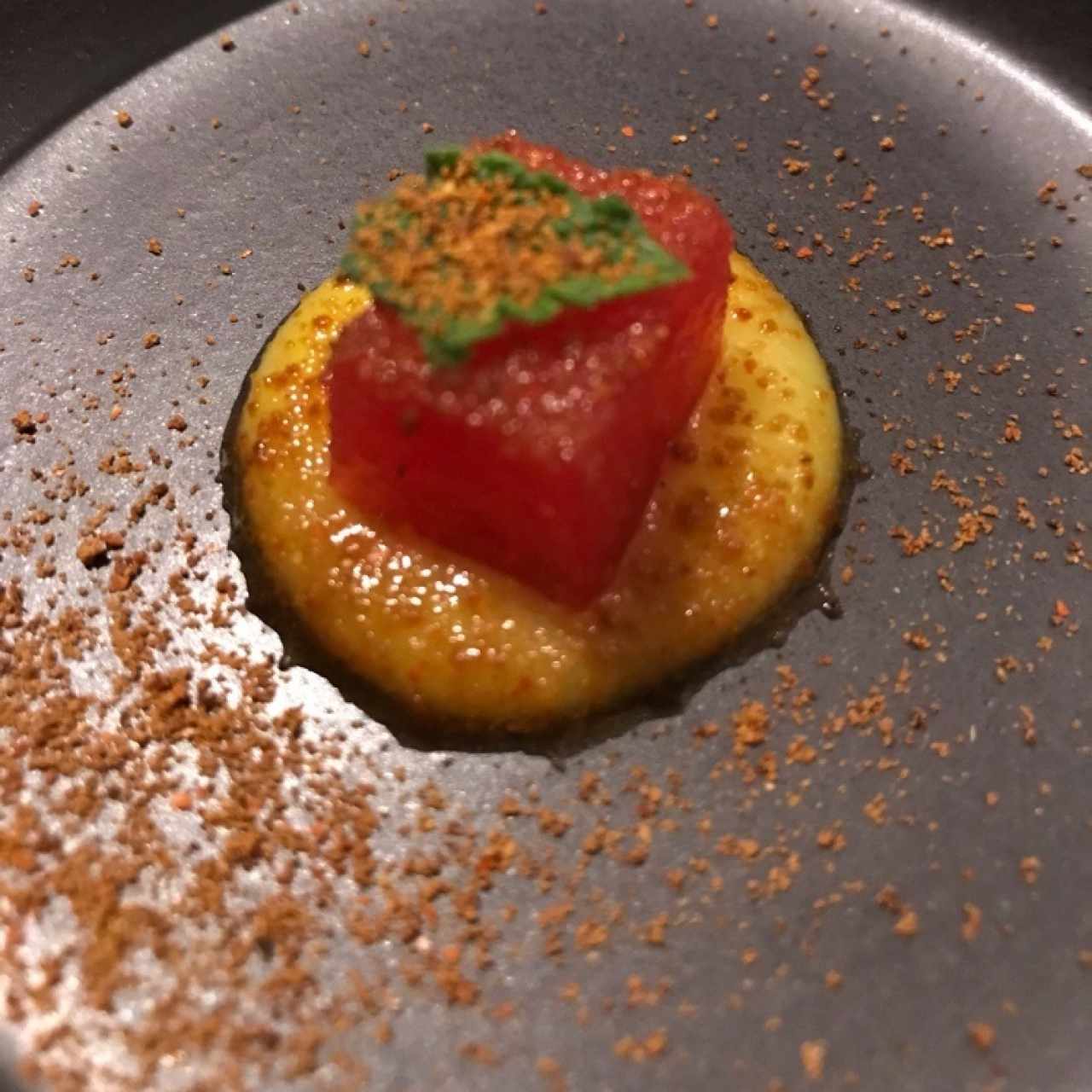 sandia, mango fermentado, polvo de kimchi