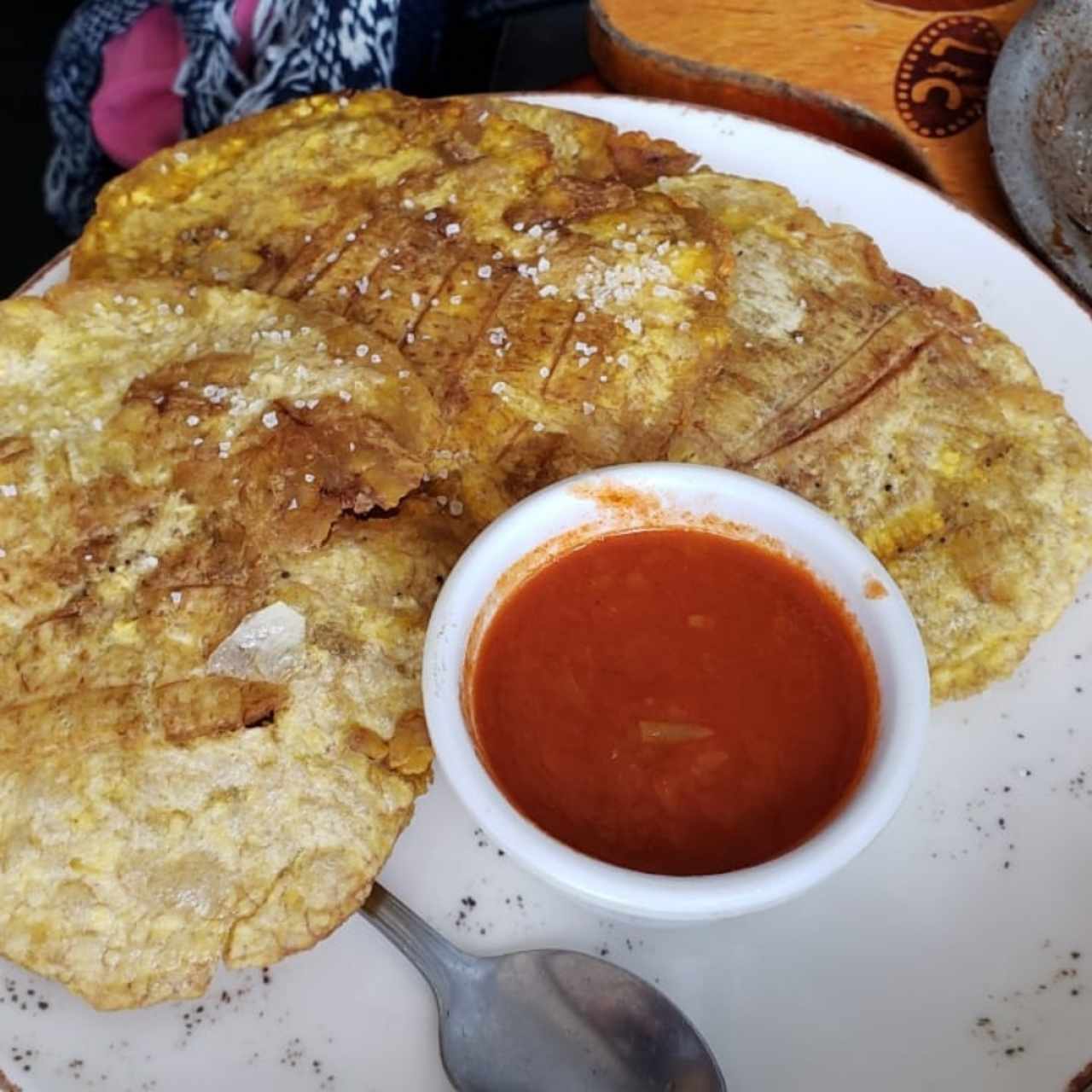 Patacon con hogao