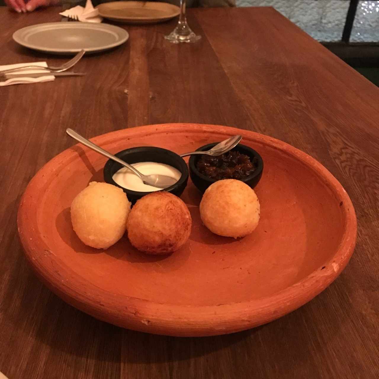 buñuelos de tucha , aji de panela y alioli