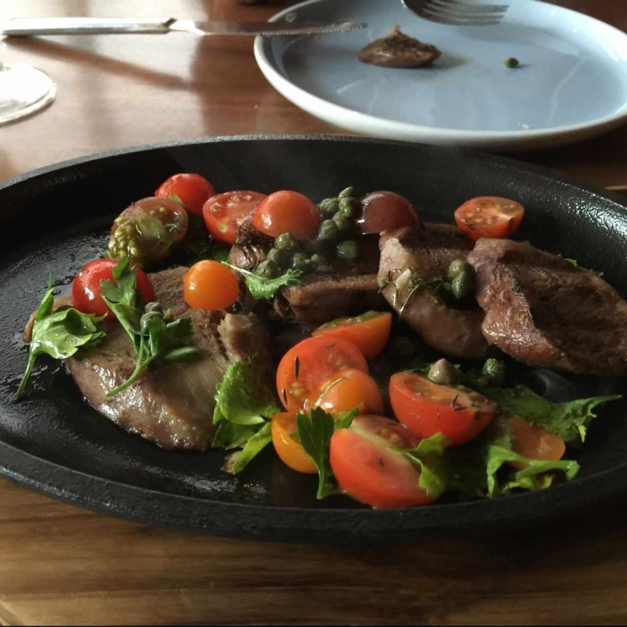 Lengua Asada con tomates 