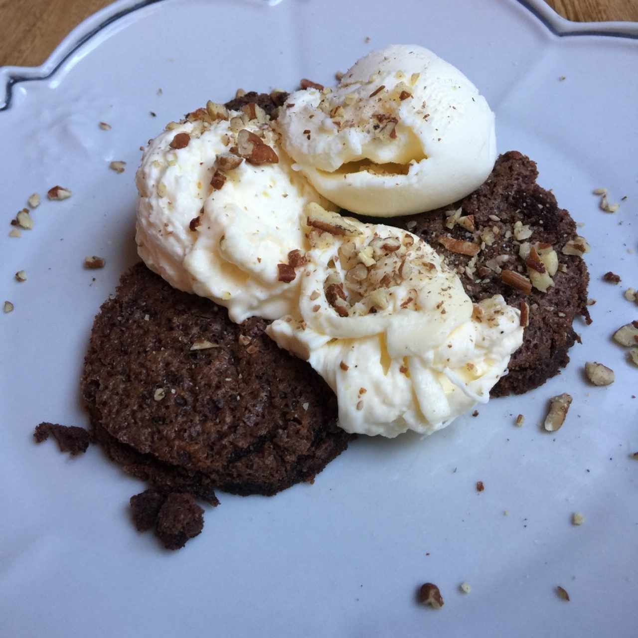 chocolate dulce y salado mozzarella y helado de vainilla