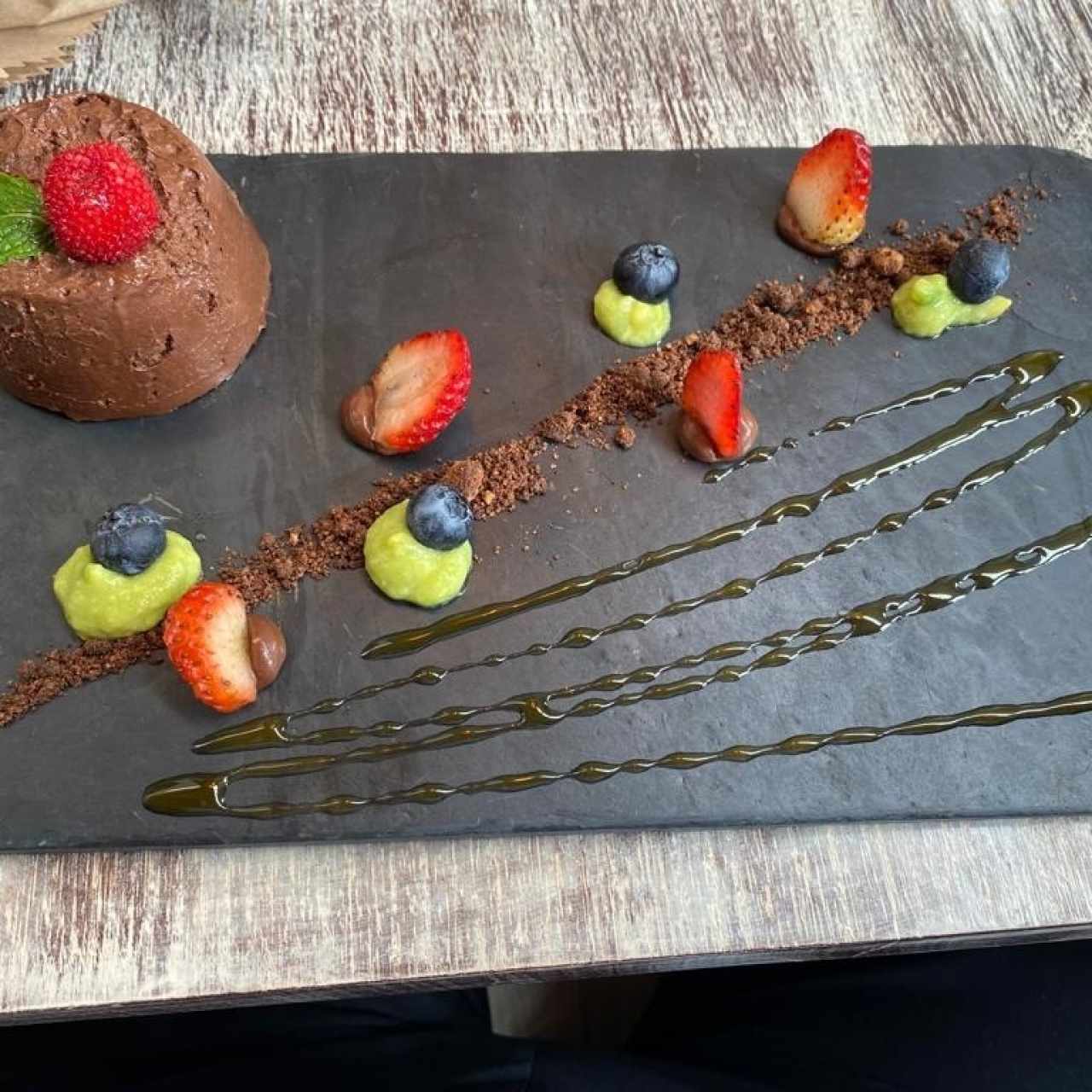 Mousse de chocolate y aguacate