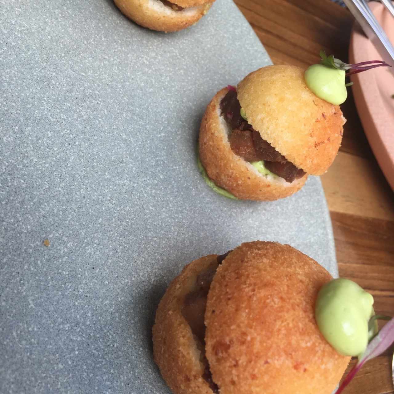 buñuelos de chicharron 
