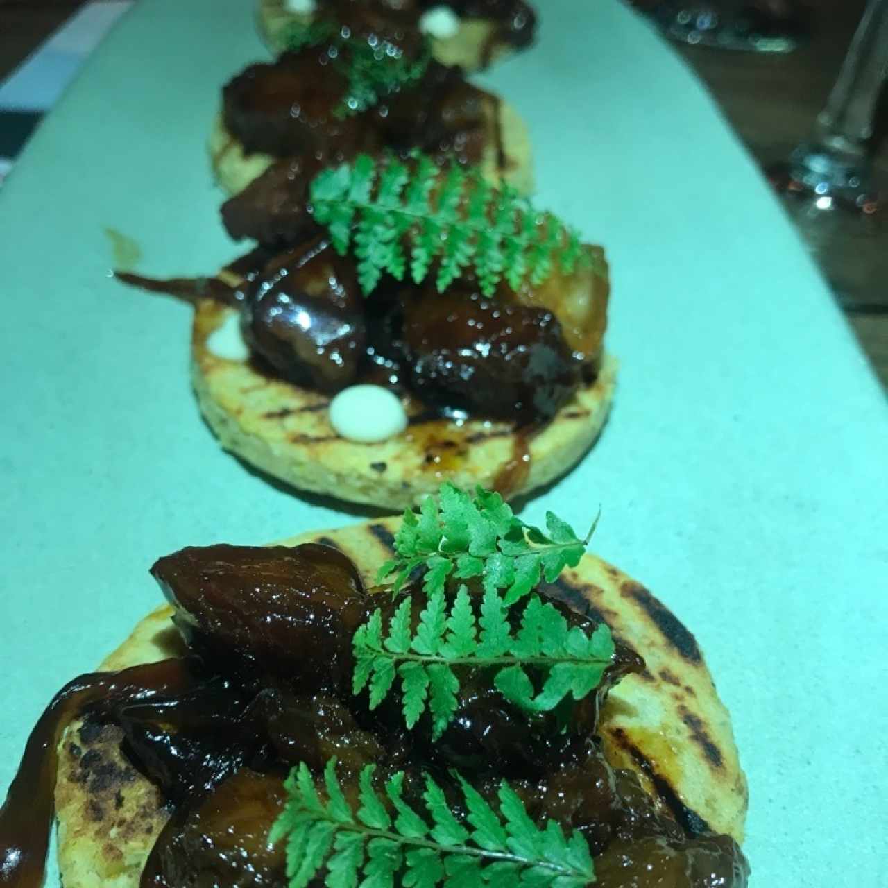 arepa de costilla glaseada
