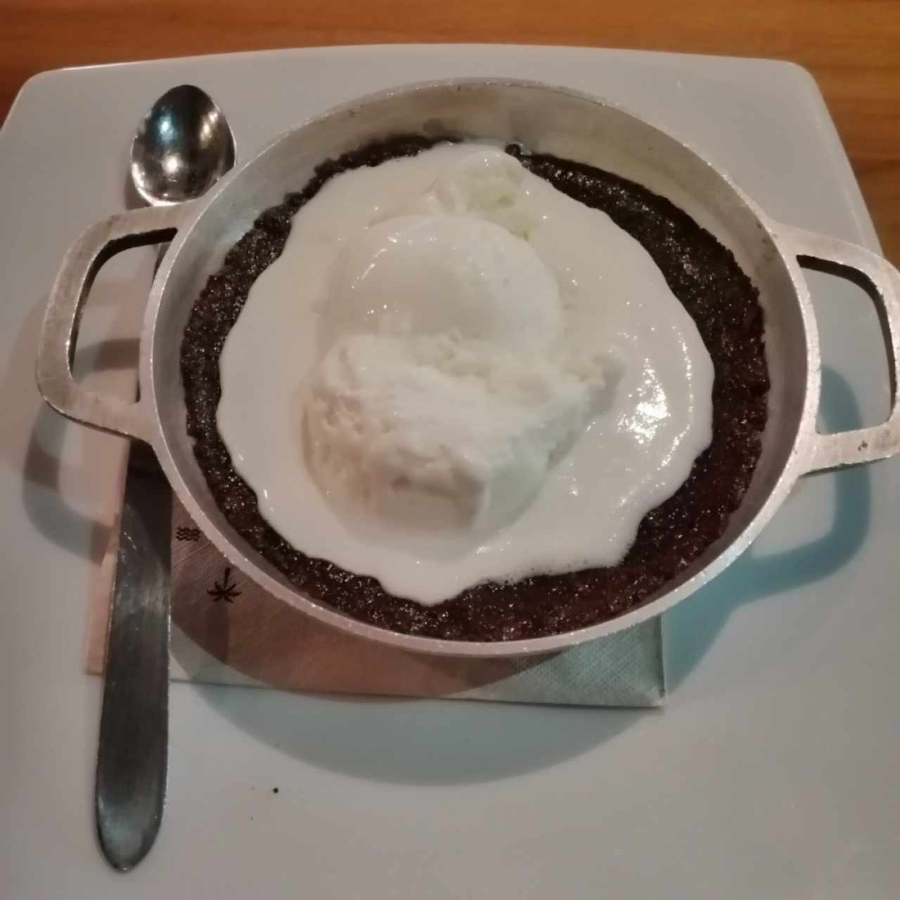 brownie con helado