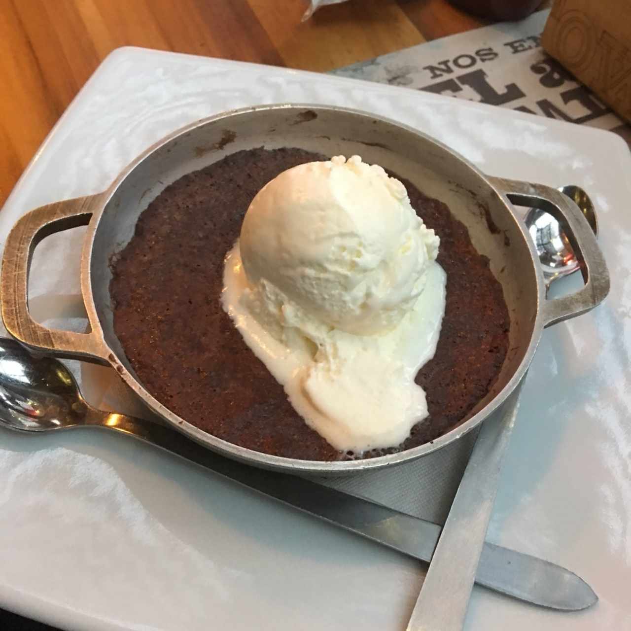 brownie con helado 