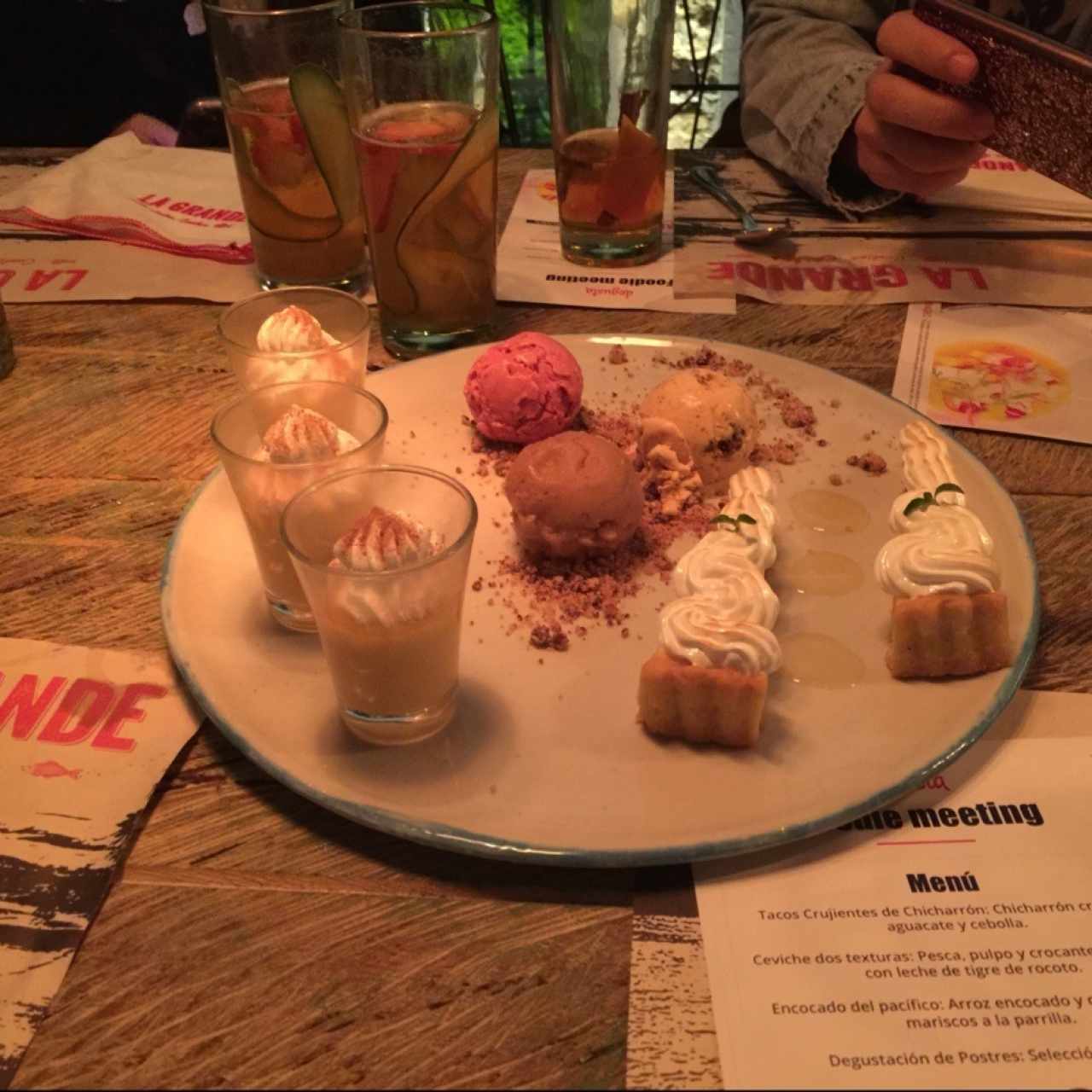 suspiro limeño helado de tamarindo, arequipe, y araza y pie de limon