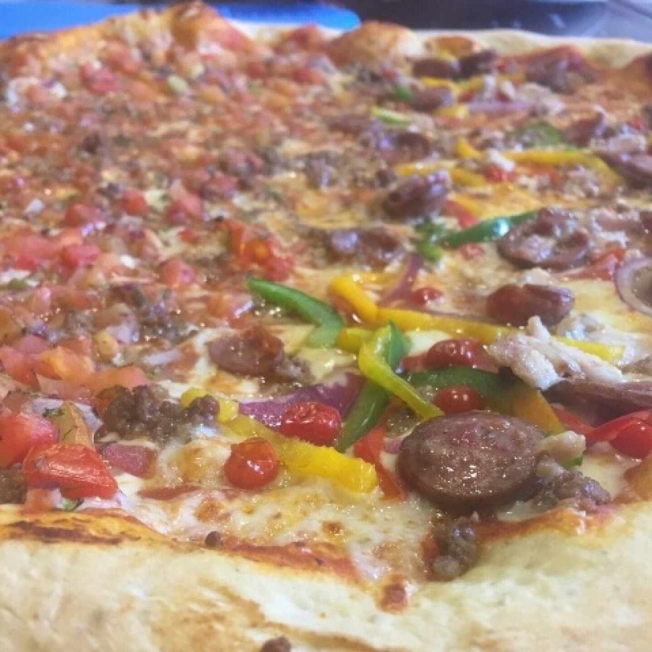 Pizza mitad Argentina mitad Mexicana 