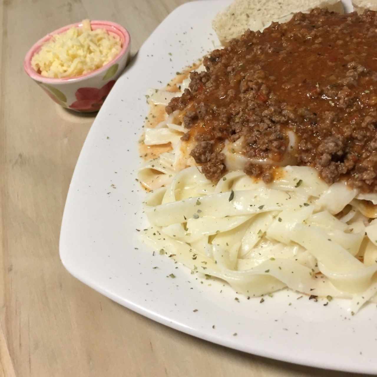 Tallarines bolognesa