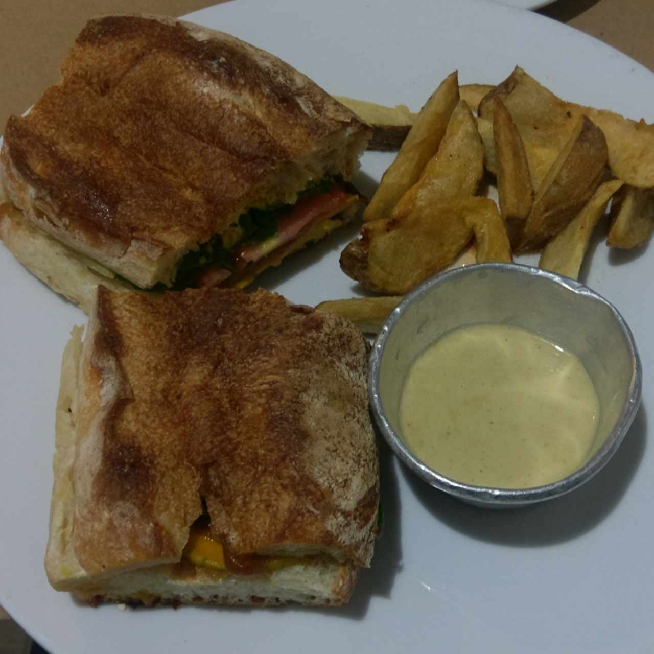 Sanduche de zapallo y queso de almendra
