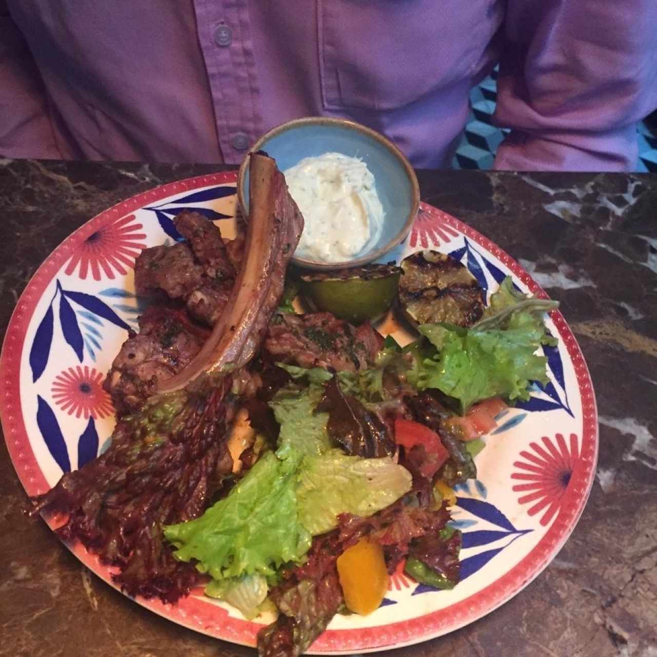Chuletas de Cordero con ensalada