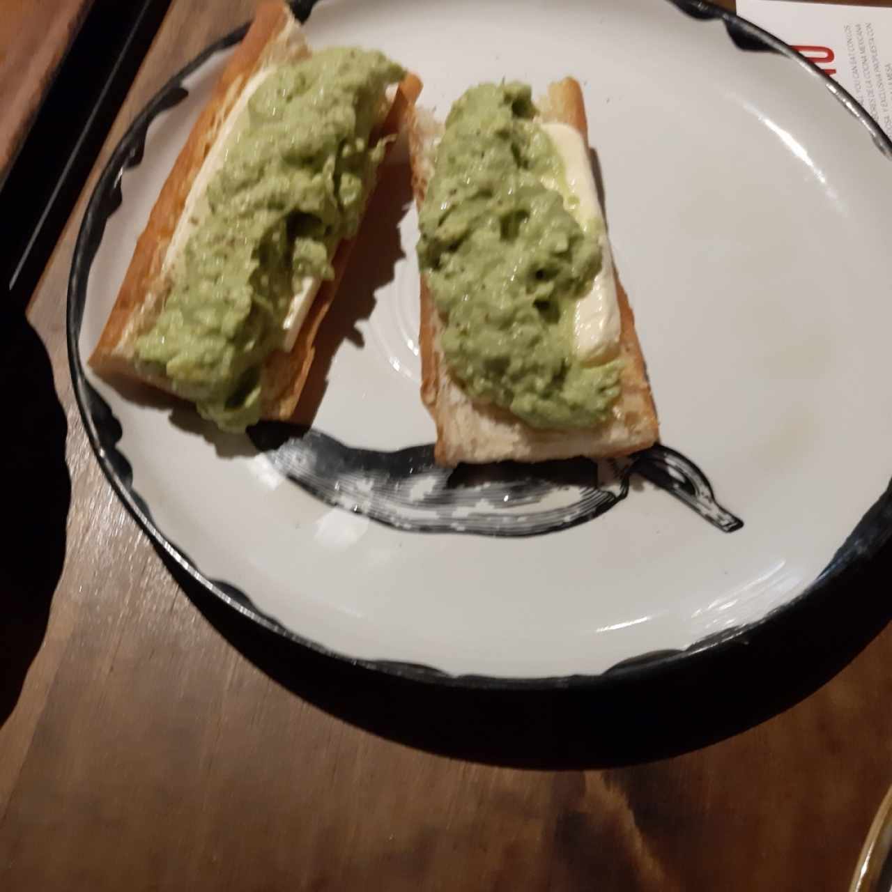 Tostada de aguacate
