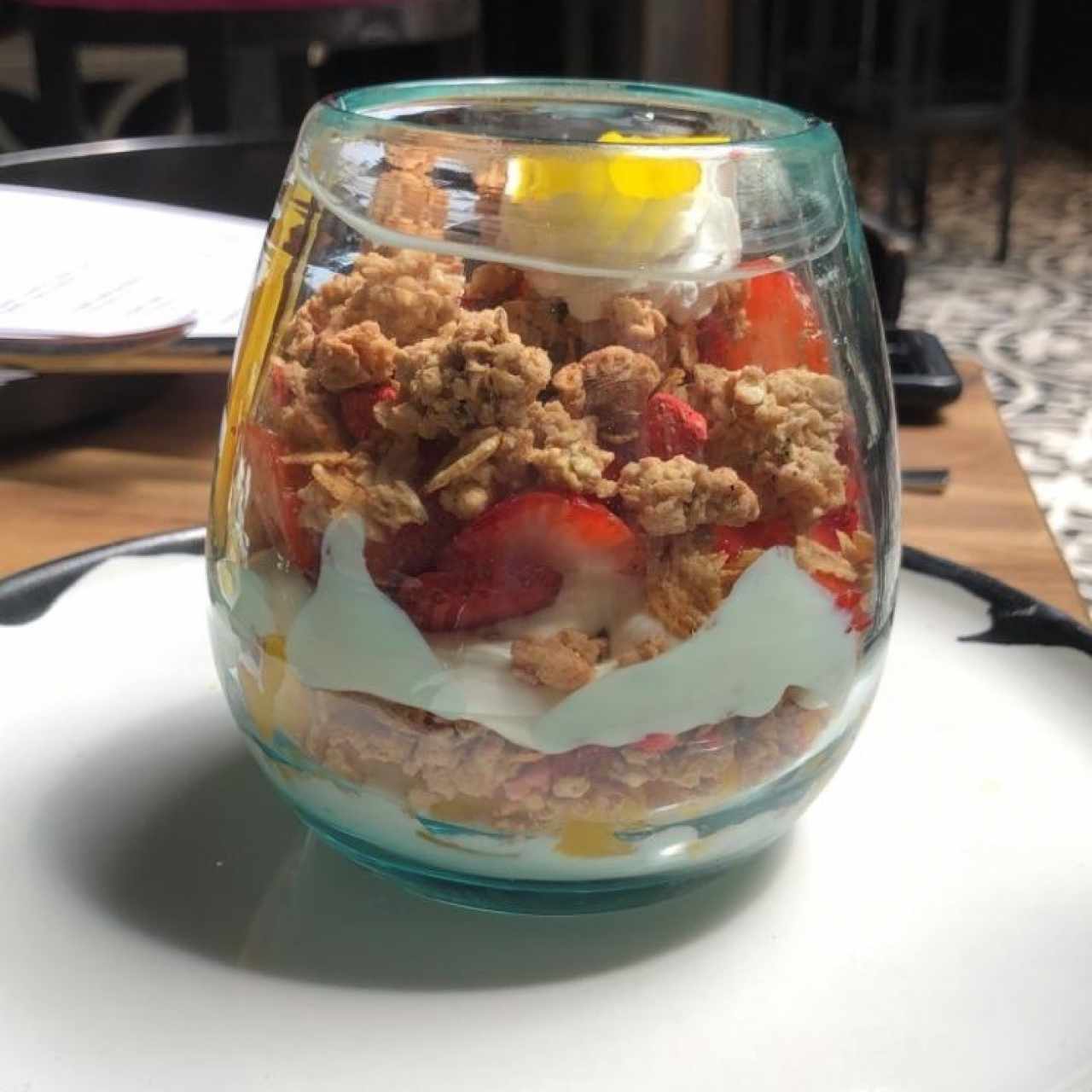 mix de frytas con granola 