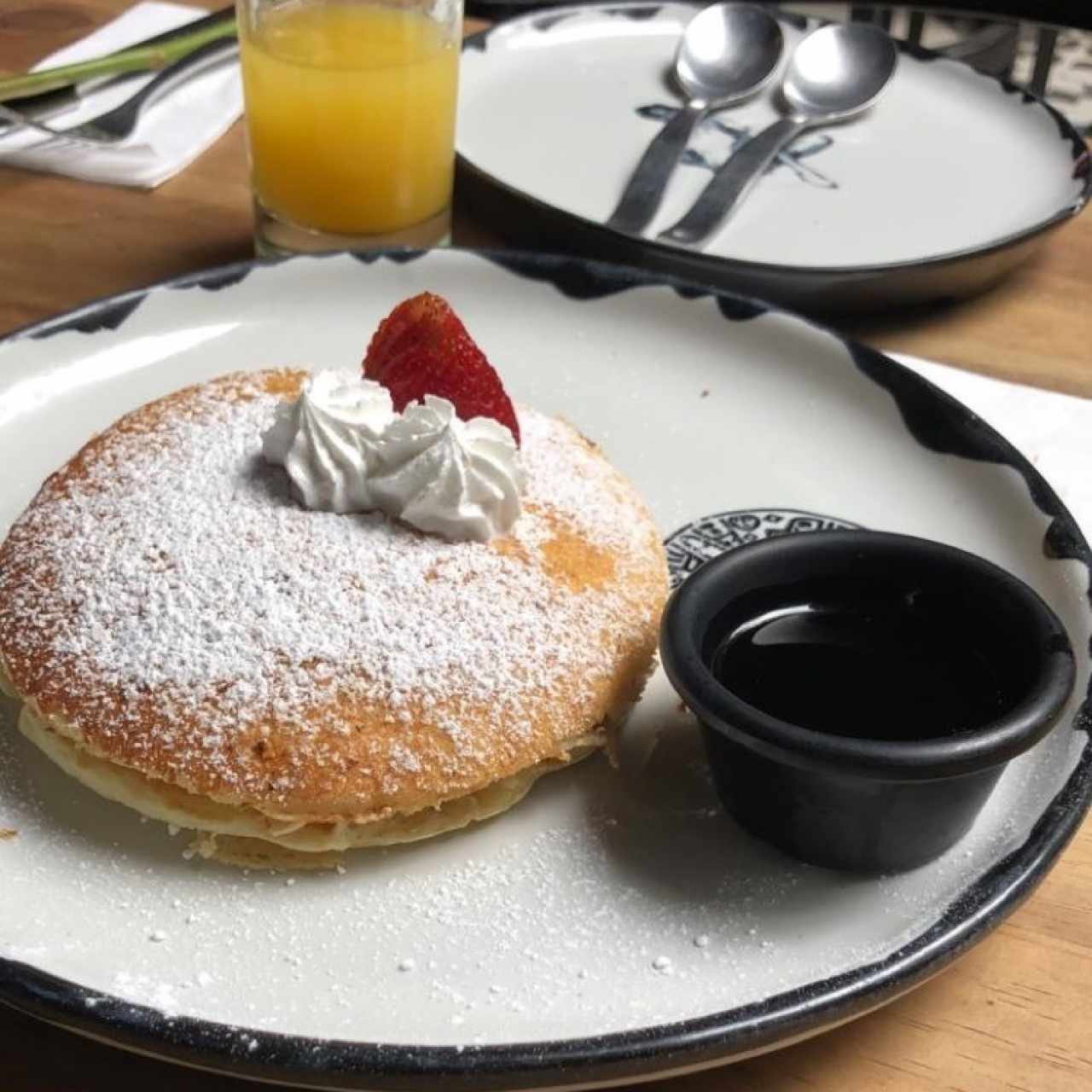 Pancakes con sirup y agras 