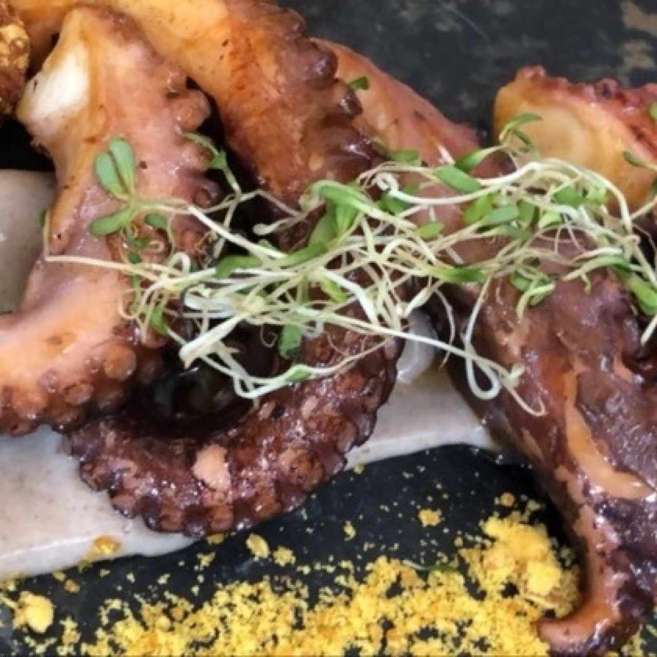 Pulpo en Crema de Arrechón del Chocó